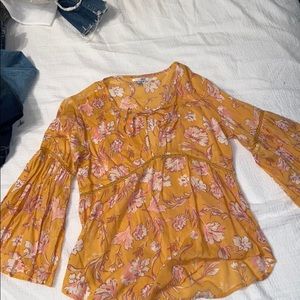 Yellow flowey summer/spring top, floral